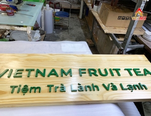 Gia công chữ mica trên nền gỗ cho tiệm trà LAAB T