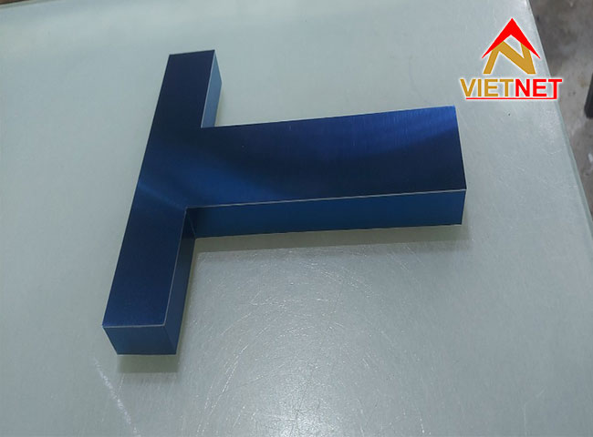  gia-cong-chu-inox-xanh-duong-gia-re-uy-tin