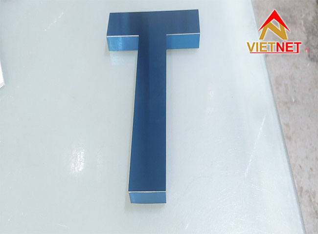  gia-cong-chu-inox-xanh-duong-gia-re-uy-tin