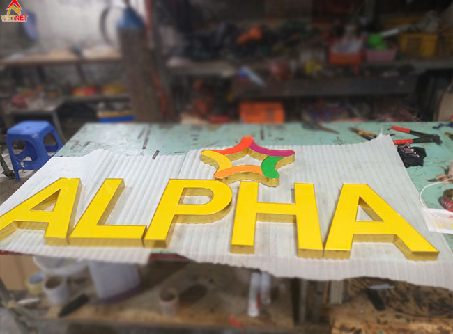 gia-cong-chu-mica-hong-nhom-alpha
