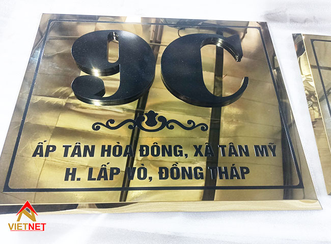 Bảng số nhà inox ăn mòn được gia công như thế nào?