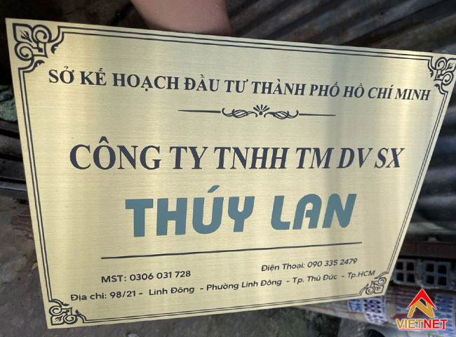 Gia công bảng hiệu inox ăn mòn cho công ty Thúy Lan 