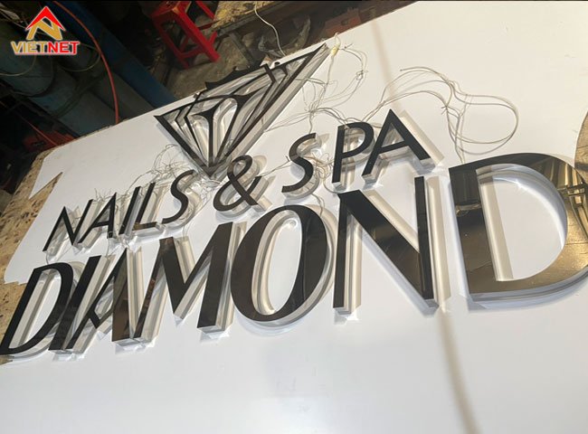 chu-inox-trang-guong-diamond-nails-spa
