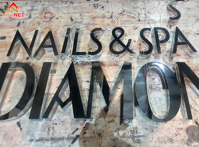 chu-inox-trang-guong-diamond-nails-spa