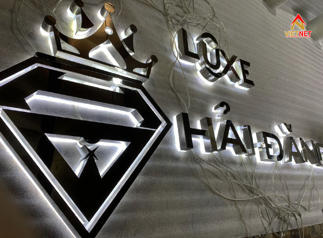 Làm bảng hiệu chữ inox trắng gương Luxe Hải Đăng