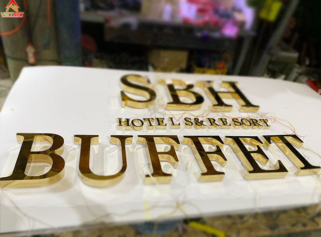 chu-noi-inox-vang-guong-sbh-buffet