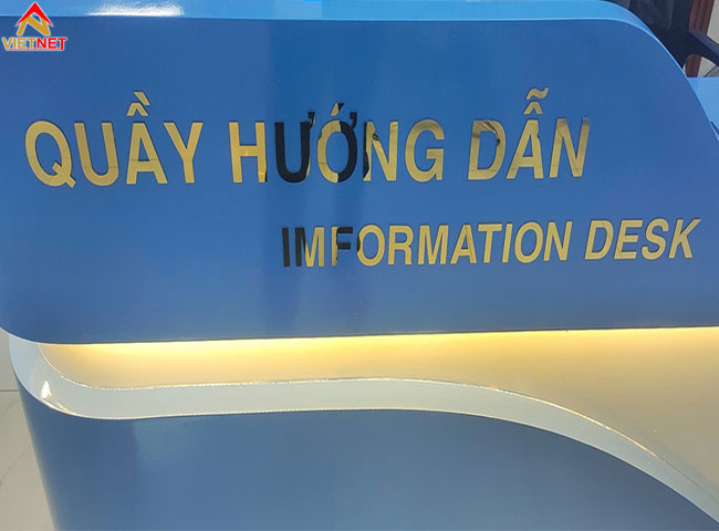 dat-lam-chu-inox-vang-theo-yeu-cau-cam-ket-chuan-tung-chi-tiet