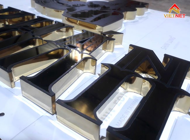 gia-cong-chu-inox-vang-guong-ruou-sam-duy-khanh