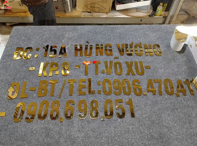 lam-chu-inox-vang-guong-thanh-loi