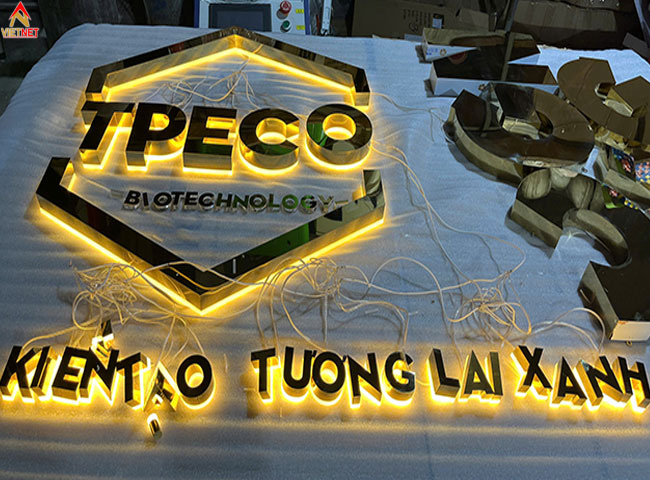 top-mau-chu-inox-vang-guong-dep-va-sang-trong-giup-thuong-hieu-noi-bat