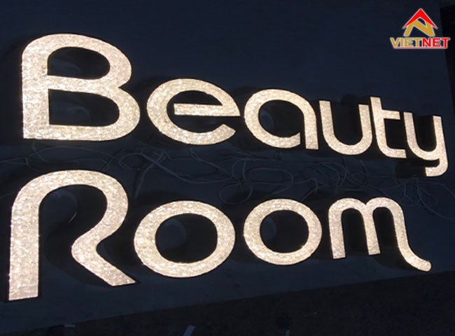 chu-noi-mat-acrylic-gia-da-beauty-room