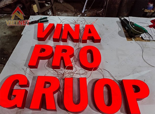 tim-hieu-ve-gia-cong-chu-nhom-co-go