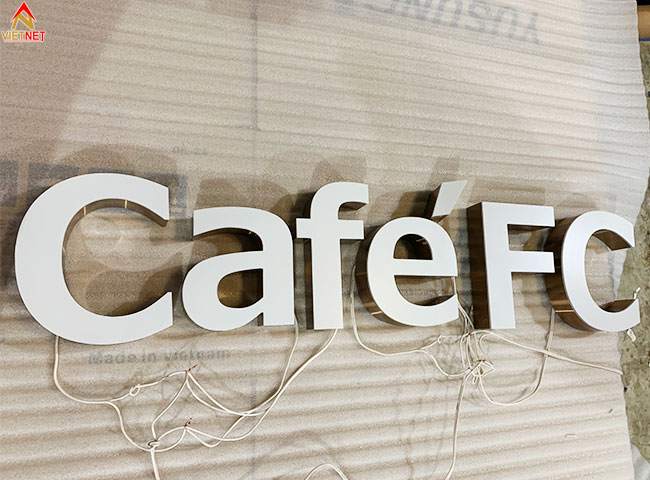 lam-chu-noi-mat-mica-cafe-fc