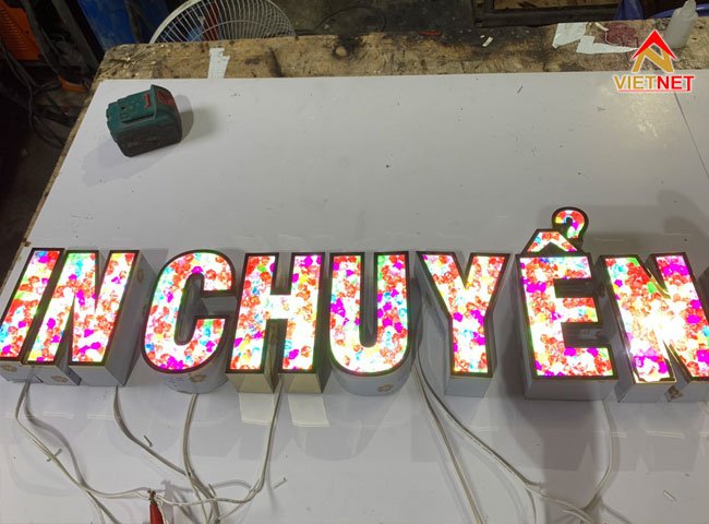Phương pháp gia công chữ nổi mat acrylic giả đá