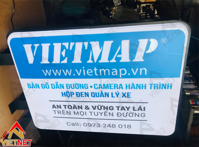 lam-hop-den-quang-cao-dep-da-dang-gia-re