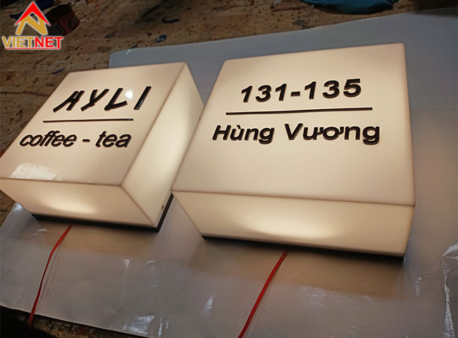 lam-hop-den-quang-cao-dep-da-dang-gia-re