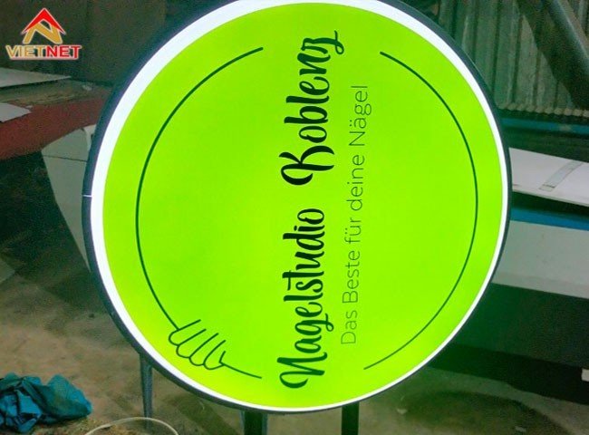 hop-den-mica-hut-noi-nagelstudio-kobleny