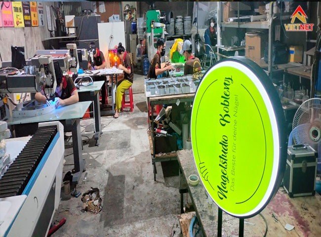 hop-den-mica-hut-noi-nagelstudio-kobleny