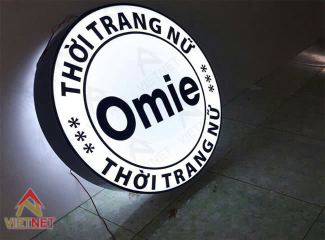 hot-trend-2025-xu-huong-hop-den-mica-hut-noi-dep-mat