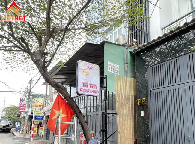xuong-san-xuat-hop-den-mica-hut-noi-theo-yeu-cau-gia-tot
