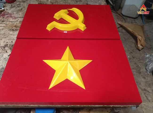 Quy trình gia công logo mica hút nổi ngôi sao búa liềm