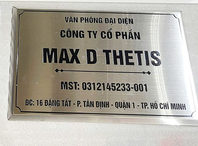 gia-cong-bang-hieu-inox-an-mon-chuyen-nghiep-danh-cho-van-phong-spa-nha-may