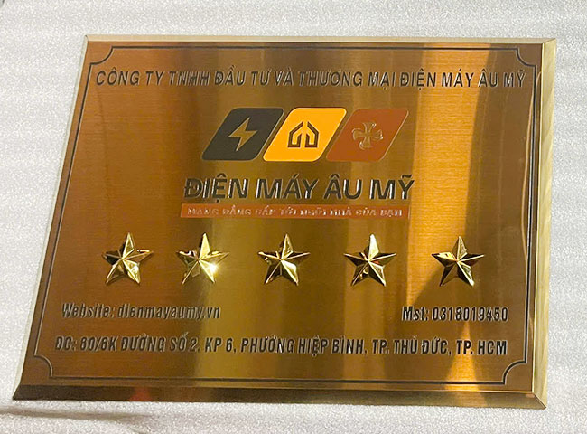gia-cong-bang-hieu-inox-an-mon-chuyen-nghiep-danh-cho-van-phong-spa-nha-may