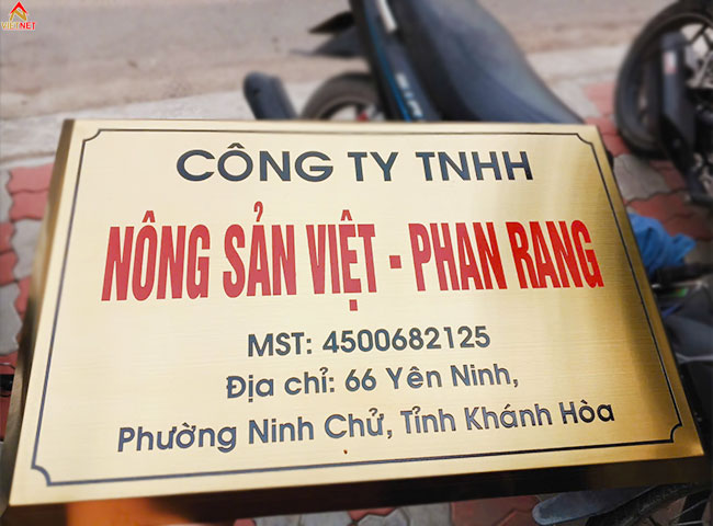 san-xuat-bang-inox-an-mon-so-luong-lon-theo-yeu-cau-tại-tphcm