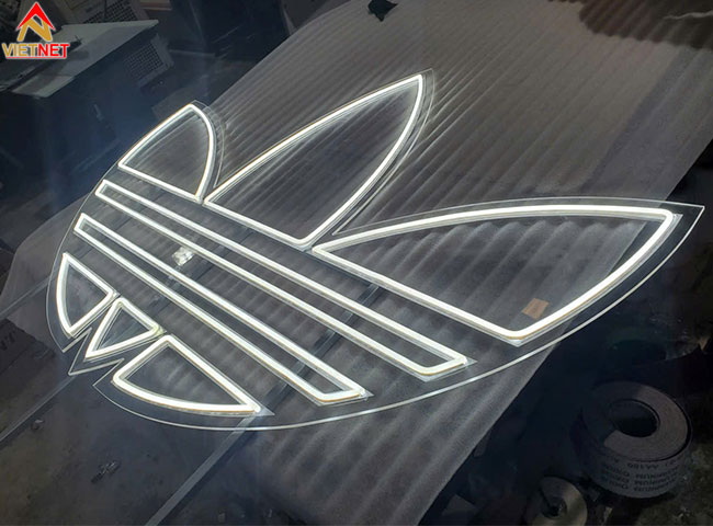 gia-cong-hop-den-neon-sign-so-luong-lon-gia-tan-xuong-bao-hanh-dai-lau