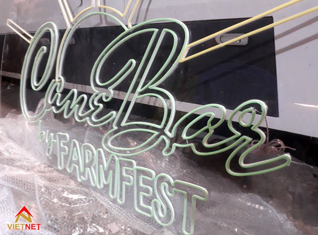 hop-den-neon-sign-farmfest