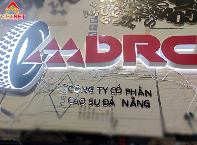 Bảng hiệu chữ nhôm – đẹp & bền nhưng giá có đắt không? tìm hiểu ngay!