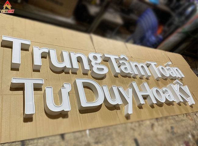 Bảng hiệu chữ nhôm – đẹp & bền nhưng giá có đắt không? tìm hiểu ngay!
