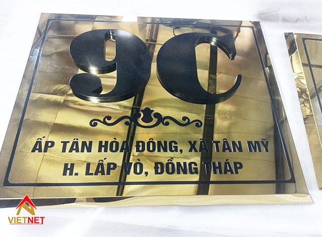 Bảng số nhà inox ăn mòn được gia công như thế nào?