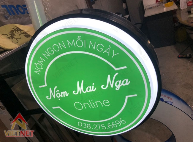 Tại sao hộp đèn mica hút nổi được ưa chuộng hơn các loại hộp đèn khác?