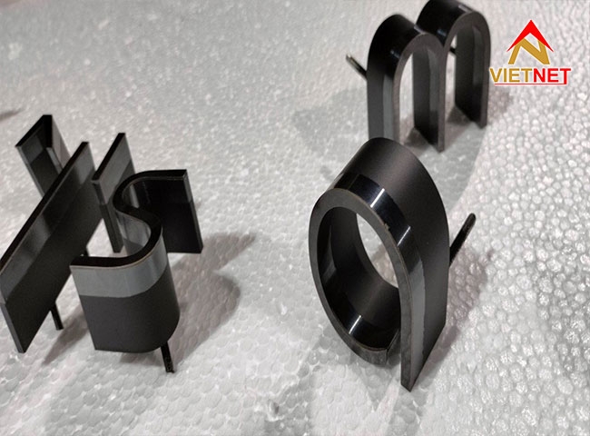 Chữ inox đen - Sự độc đáo và sáng tạo 