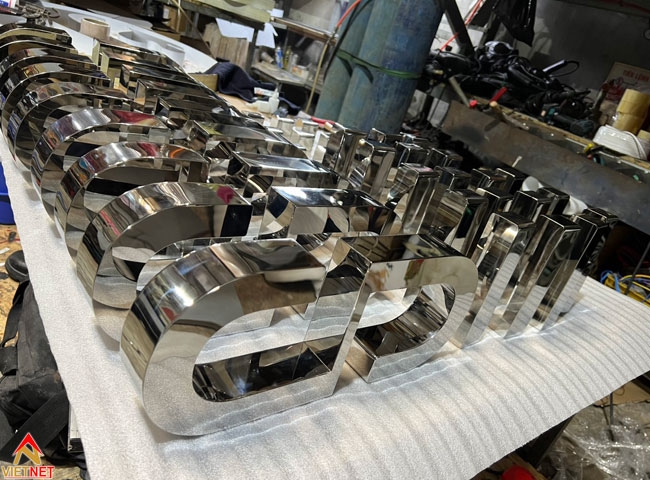 Chữ inox trắng gương S