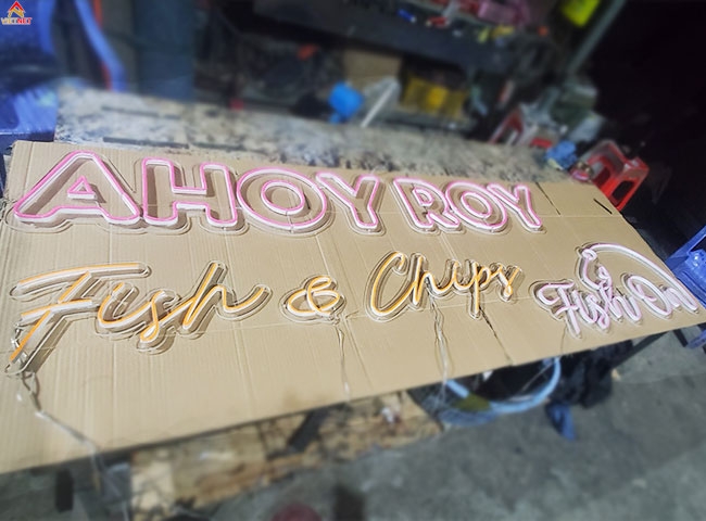 Chữ led neon Ahoy Roy