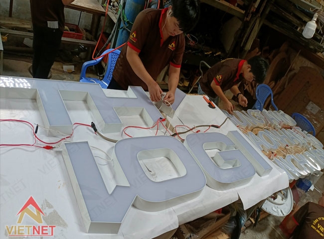 CHỮ MICA HÔNG NHÔM - QC VIETNET