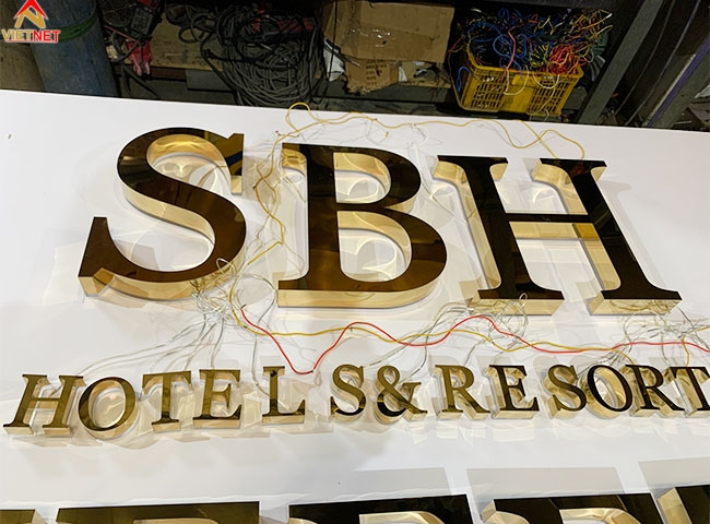 Chữ nổi inox vàng gương SBH BUFFET