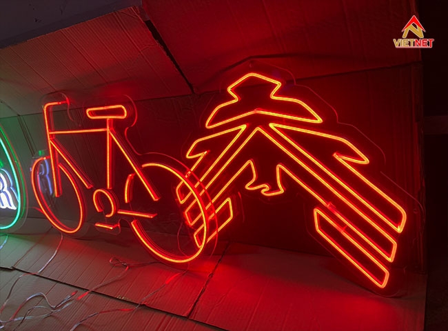 Đèn Led neon: Tạo điểm nhấn ấn tượng cho bảng quảng cáo