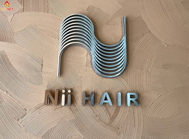 Gia công chữ inox trắng Nii Hair