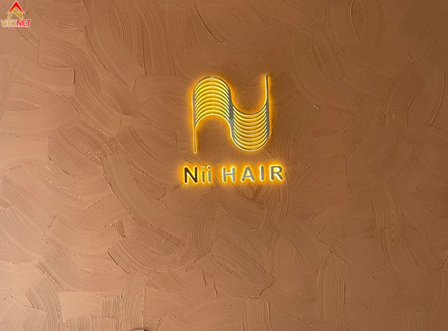 Gia công chữ inox trắng Nii Hair