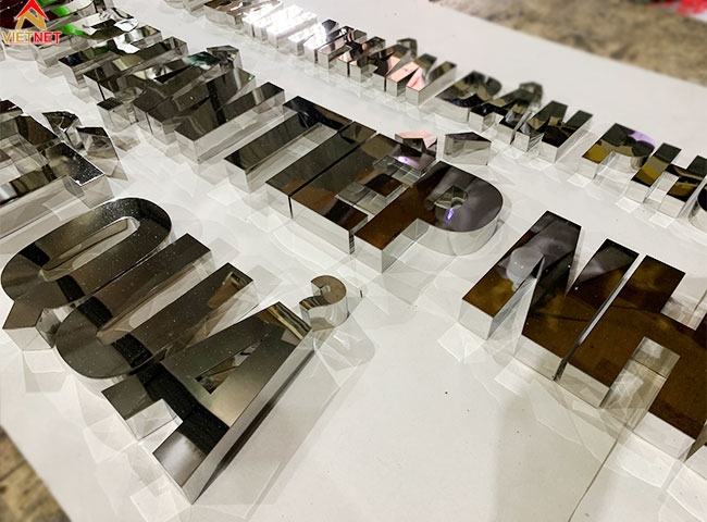 Gia công chữ inox trắng UBND Phường Phước Bình