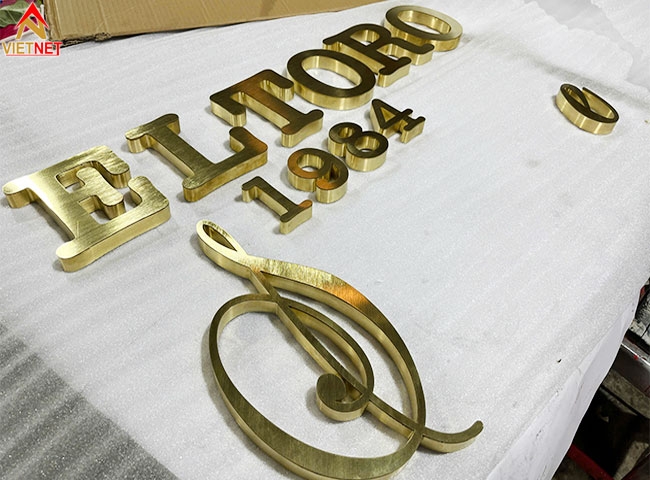 Gia công chữ nổi đồng chất lượng EL TORO
