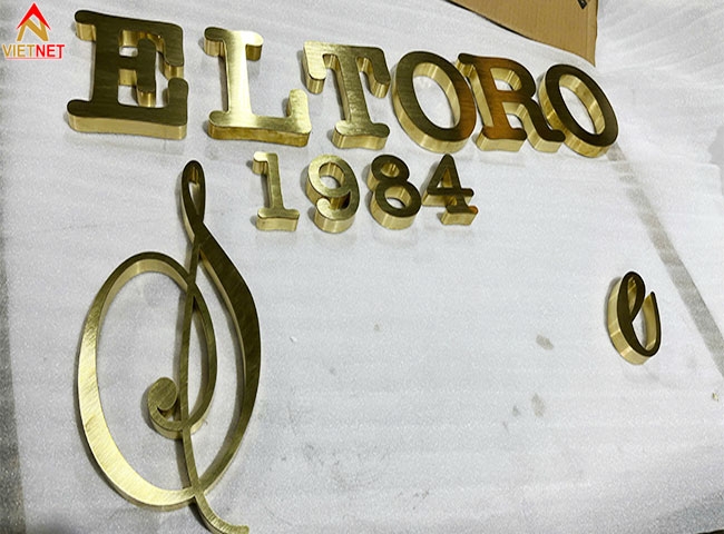 Gia công chữ nổi đồng chất lượng EL TORO