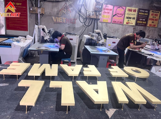 Gia công chữ nổi đồng Wall Of Fame sang trọng, đậm dấu ấn riêng