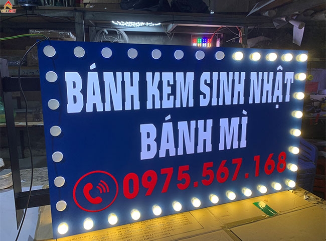 Hộp đèn quảng cáo Bánh kem sinh nhật