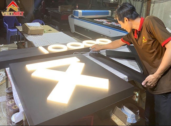 Hộp đèn quảng cáo X1000