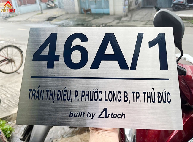 Kinh nghiệm chọn kích thước bảng số nhà inox ăn mòn dễ nhìn