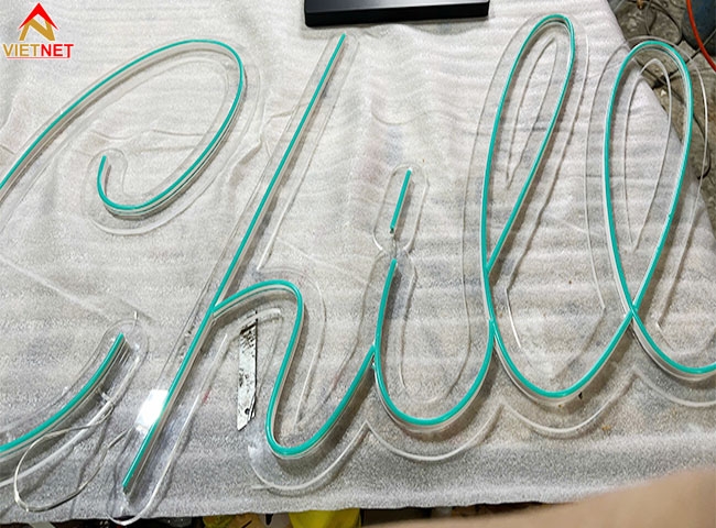 Làm bảng hiệu chữ led neon Grill & Chill